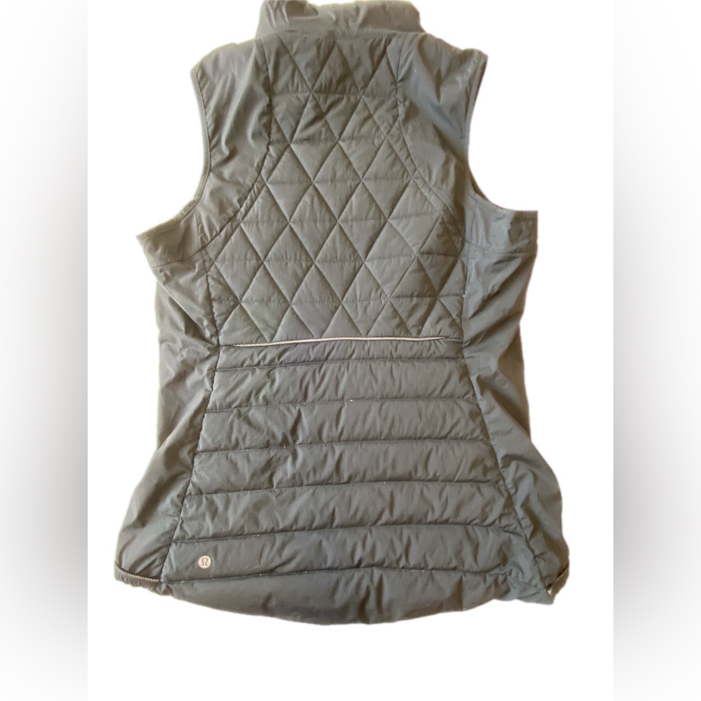 Lululemon Fluffed Up vest size 12 - Picture 6 of 8